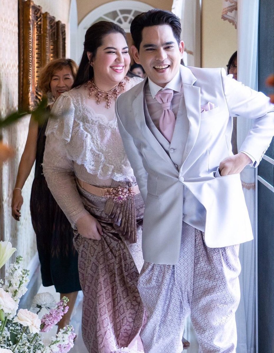 ใต้เตียงดารา tweet media