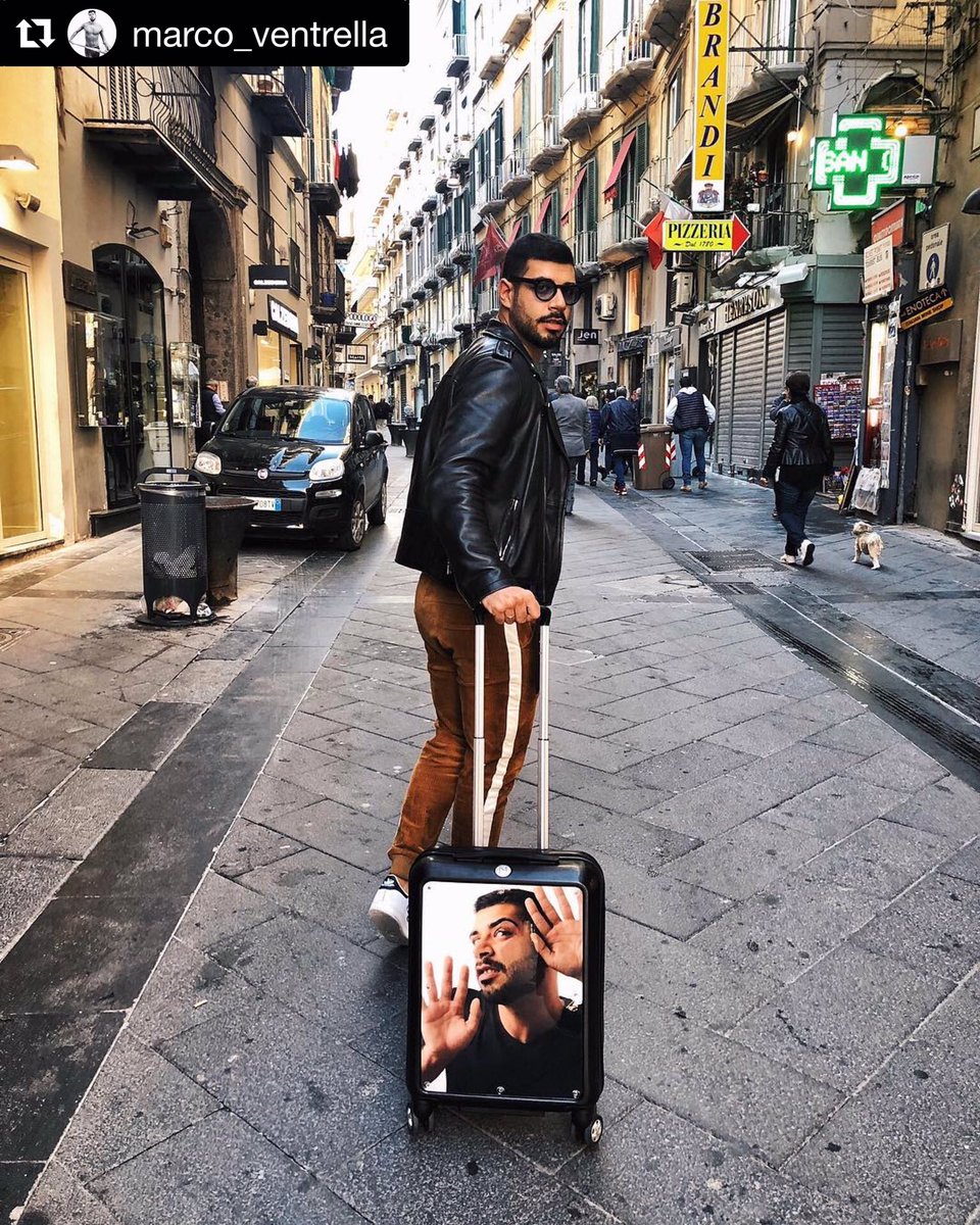 Personalizza il tuo trolley! Be unique with #EPop collection
Scopri di più su ciakroncato.com
・・・ #napoli #ciakroncato #suitcase #travel #custom #customtrolley #customluggage #travelblogger