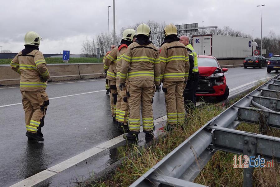🚨 Moeder, baby en oma ongedeerd na ongeval op de A30 bij #Barneveld 112.press/QwX4Yl 112Ede https://t.co/0YJyjIrAIo