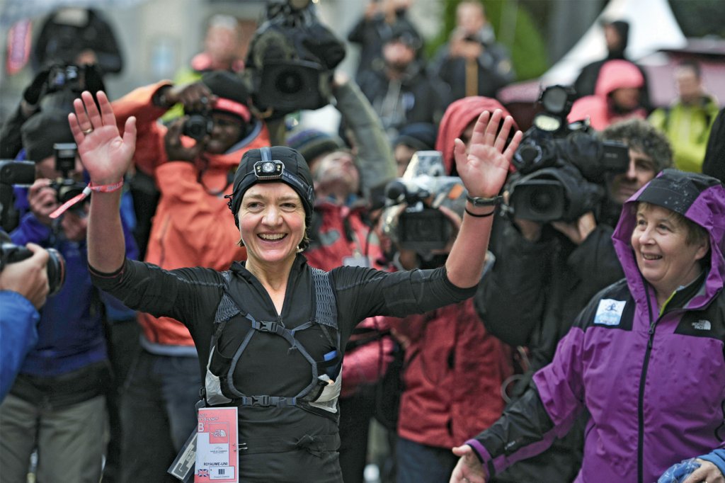 SortieLongue's tweet photo. Interview d'une extrême traileuse: Lizzy Hawker 
#trail #ultratrail
https://t.co/VD6ZX6wBn5 https://t.co/l8ZSdbR0a3
