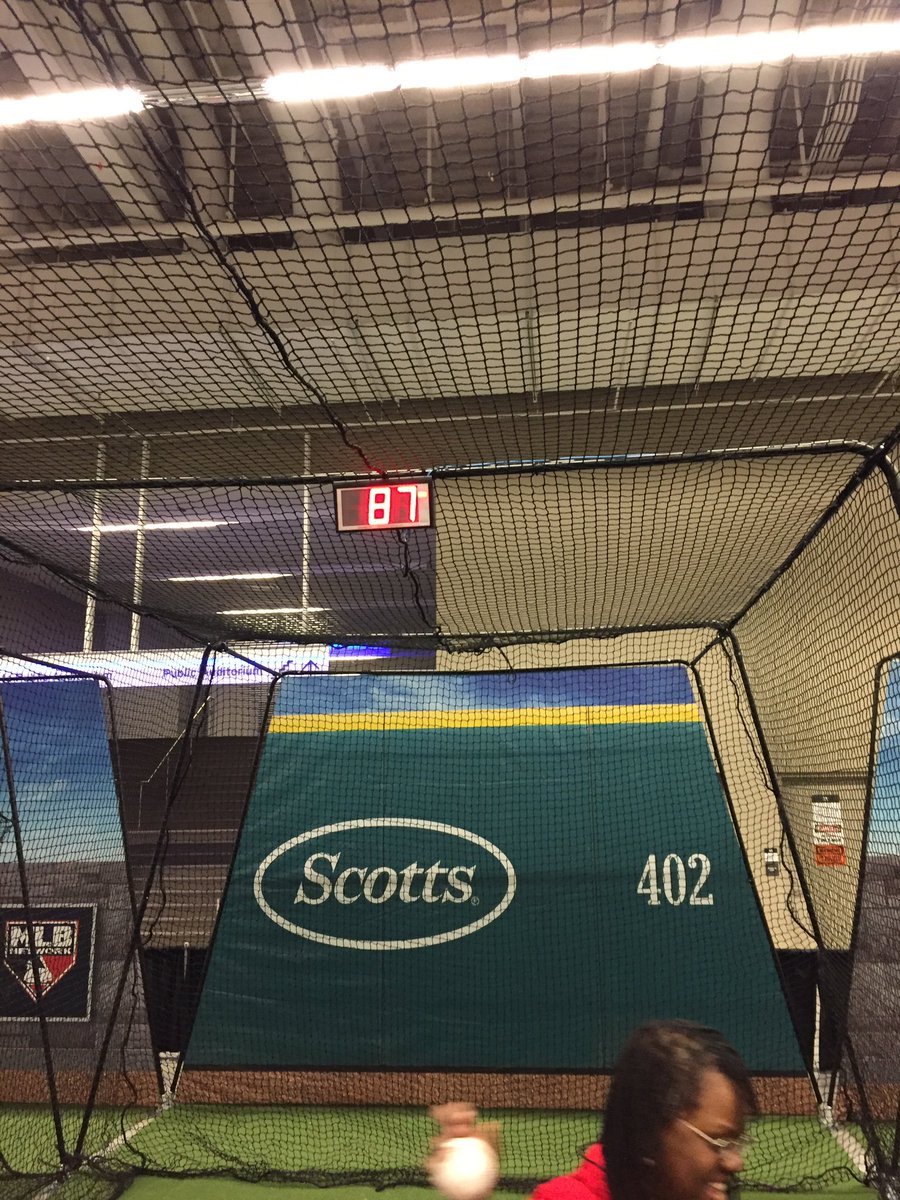 tro24yer's tweet image. @BauerOutage where you at??😂😂#2throws only at 70% #TribeFest