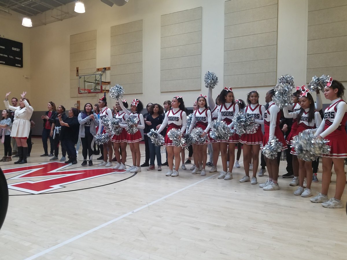 MKSColiseum's tweet photo. Highlights from our January All-Team Meetings! (Part 2) #winnersmakeithappen @McKinleyPUSD https://t.co/ox1orrRyQT