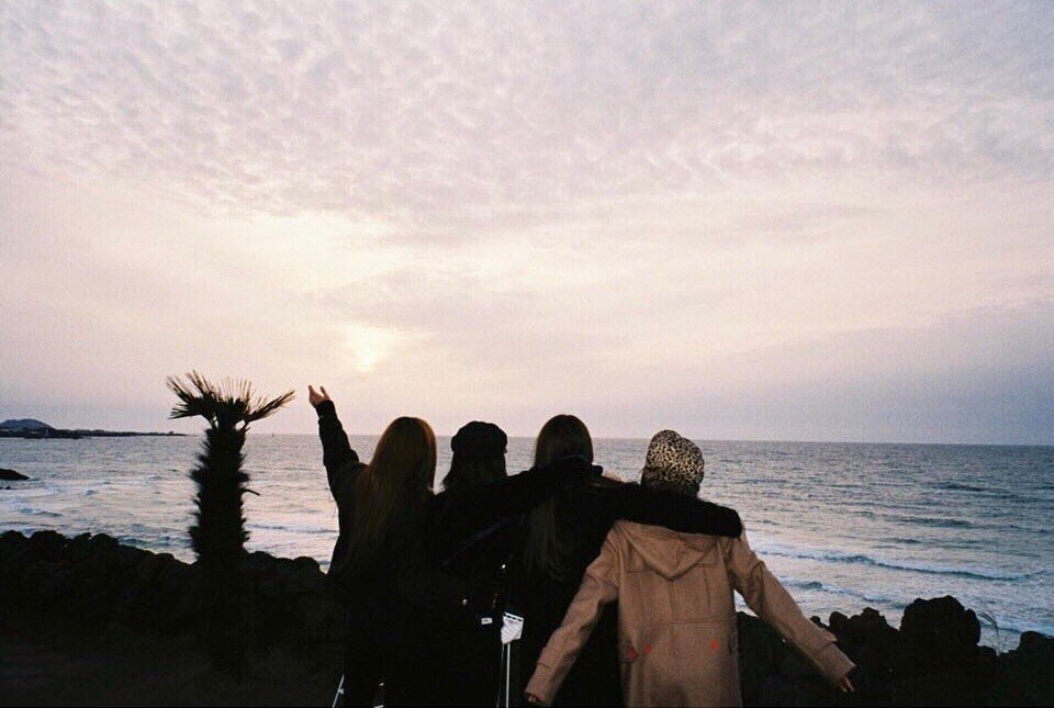 borntobeblinku's tweet photo. #888DAYSWITHBLACKPINK ✨✨🤙🏻🤙🏻
#BLACKPINK #INYOURAREABKK_DAY2
#블랙핑크 @ygofficialblink https://t.co/D0COIPUBfW
