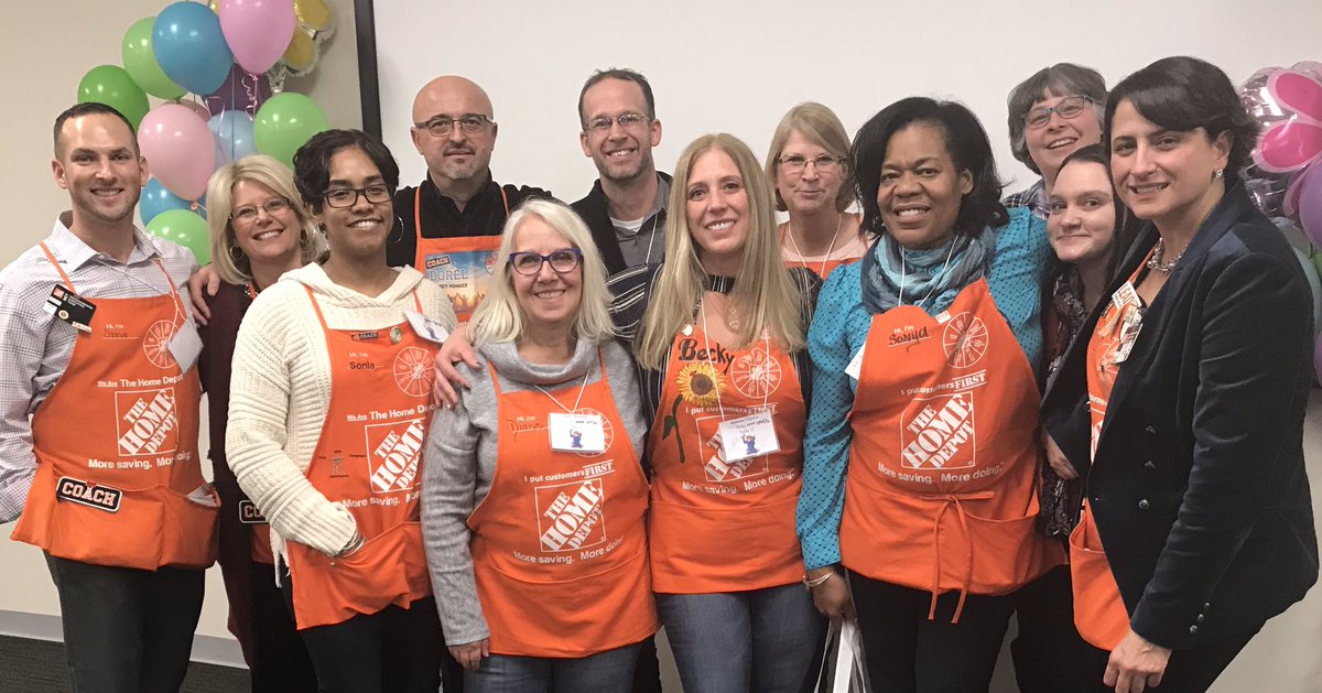 babb_steve's tweet photo. So very blessed to be able to support this rockstar lineup of D57 ASDS’s!! Very proud of you all and looking forward to what we will impact in 2019! Shout out to Becky & Sonya on your well deserved recognition! #D57 #NJMASDSMTG @JackieGiusti @nyyroro @dor7ioan https://t.co/n9nwRyMbEd