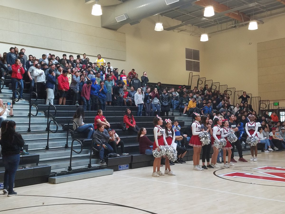MKSColiseum's tweet photo. Highlights from our January All-Team Meetings! (Part 3) #winnersmakeithappen @McKinleyPUSD https://t.co/yecSwUiORg