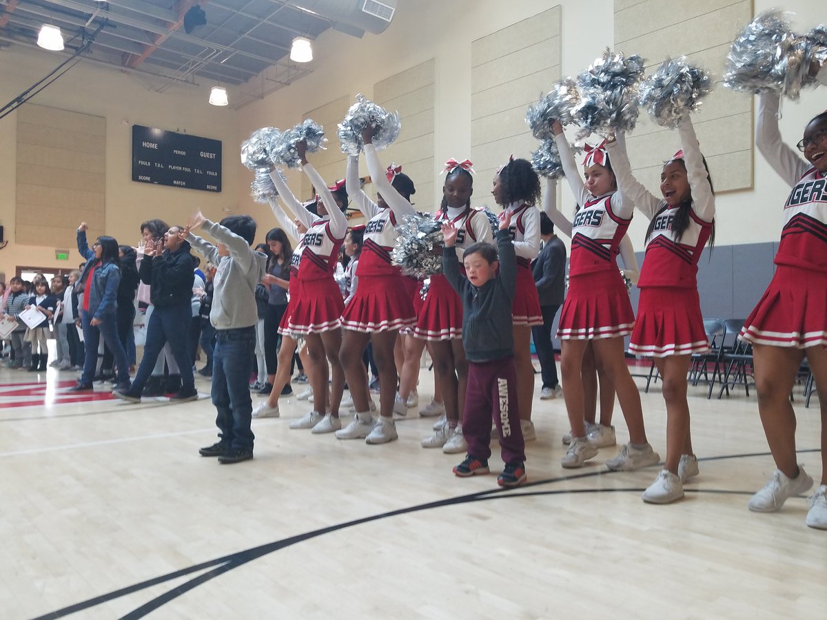 MKSColiseum's tweet photo. Highlights from our January All-Team Meetings! (Part 3) #winnersmakeithappen @McKinleyPUSD https://t.co/yecSwUiORg