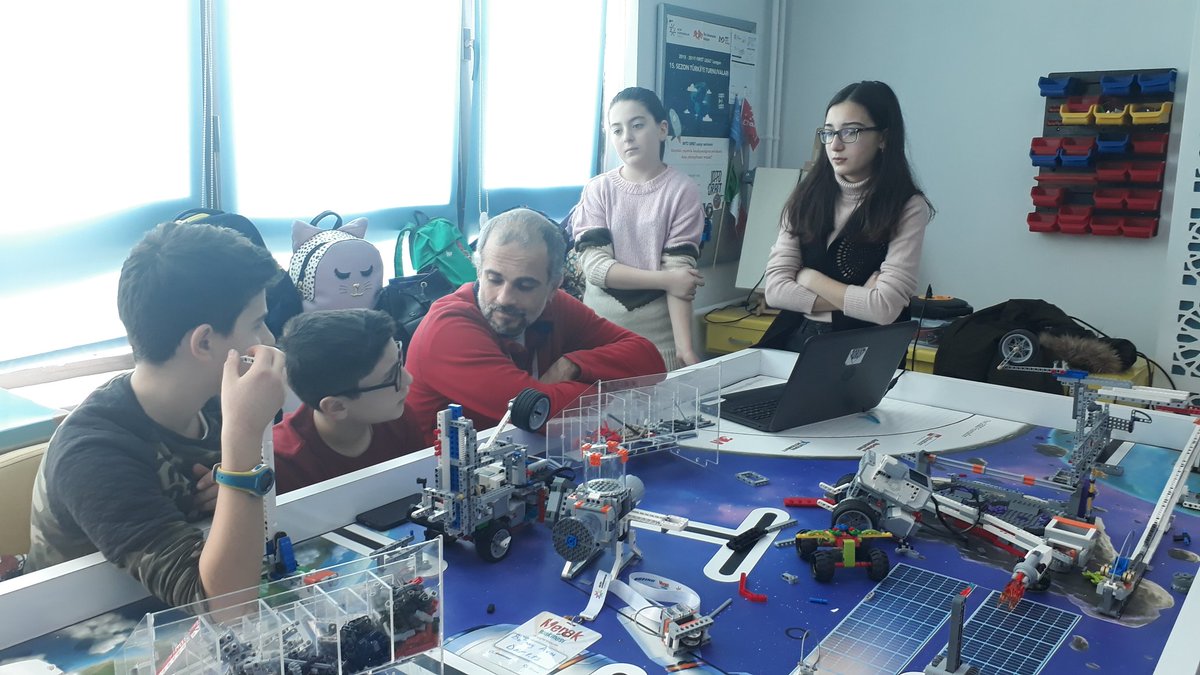 Bugün kurumumuzda bizleri ziyaret eden Odtü Fizik bölüm başkanı Prof. Dr. Altuğ ÖZPINECİ ile görüştük ve projemiz hakkında bilgi verdik. Çocuklarımıza verdiği değer icin hocamıza cok teşekkür ederiz.
<a href="/YBilsem/">Yenimahalle BİLSEM</a>
<a href="/BilsemMeb/">mehmet dur</a> 
<a href="/BilimKahraman/">Bilim Kahramanları</a> #intoorbit #fll