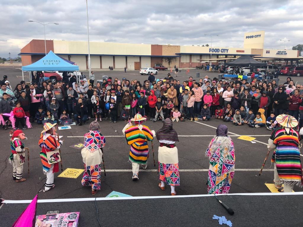 LIBREinitiative's tweet photo. This week our team celebrated Dia De Los Reyes with our Phoenix community! Our day was full of music, food, games, and we provided toys for over 1,500 children! Thank you to all our partners for a great day of fun helping our neighbors. #BeLIBRE #libreAZ https://t.co/1WIY8tnotE