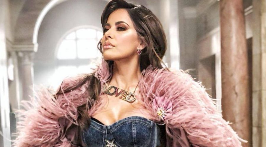 TVyNovelasMex's tweet photo. #GloriaTrevi se prepara para estrenar su nuevo tema musical titulado #VasARecordarme junto a #JossFavela, ¡se oye increíble!
https://t.co/ezHgBI6pdk https://t.co/eTx9JVgwTR