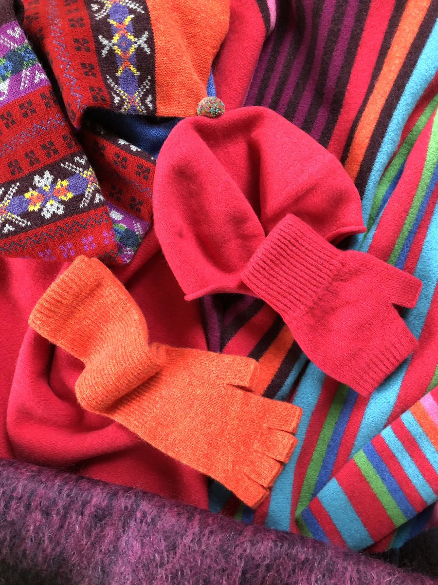 GreenGroveWeave's tweet photo. new year new colour! Keeping it bright in 2019! @GreenGroveWeave packing up for Scotland’s Trade Fair, do visit us next week in Glasgow, new scarves and throws, made in Scotland https://t.co/8zrOhDHcUm