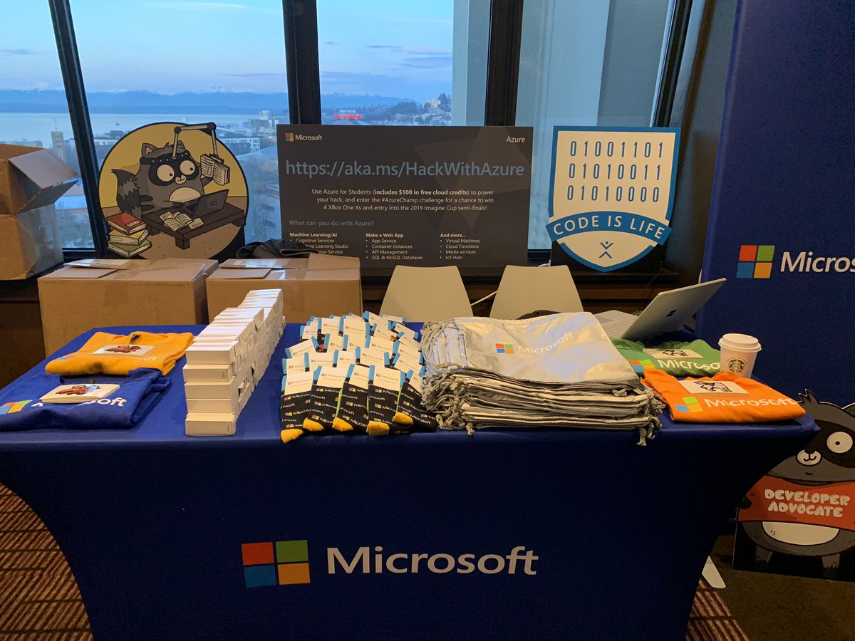 isabelacmor's tweet photo. It’s 🎉 h a p p e n i n g 🎉 @Microsoft is all set up at #HackWashington! Let’s get hacking 🙌 #MicrosoftLife #HackWA https://t.co/xqijrM4SLO