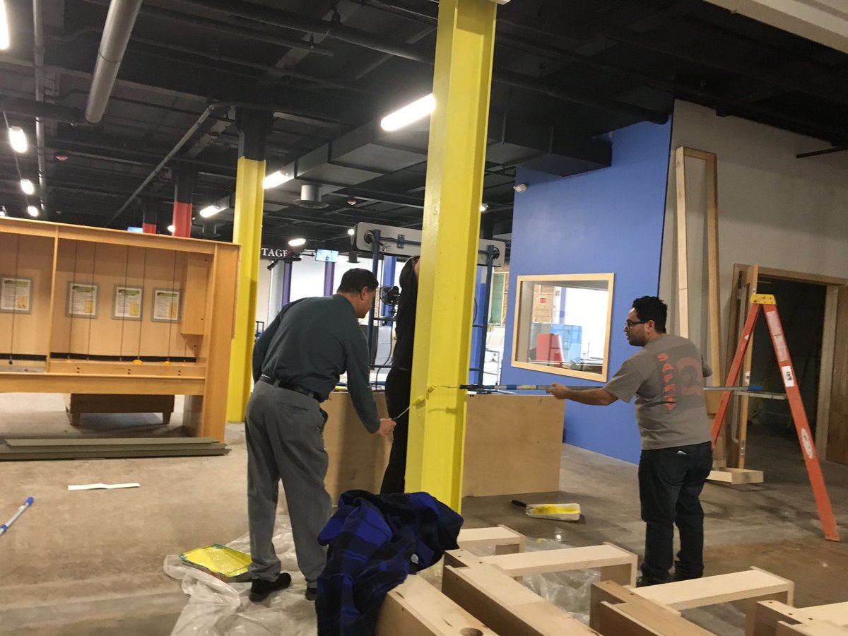 lancscifactory's tweet image. Our #volunteers from @QVC and @jllancasterpa are doing a great job painting today! #LancasterScienceFactory #ElevateCuriosity #LancasterPa