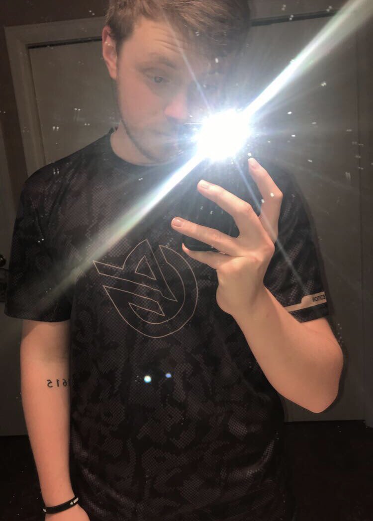 originalbonjovi's tweet image. If we can just ignore the fact that I took a stereotypical white people bathroom selfie, this jersey is amazing. Thank you @GamersApparel. I’m so glad SG is partnered with you guys 🧡