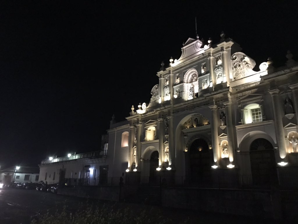 guatcats's tweet photo. El Arco, banana bread, dancing and history.  Great first day in Guatemala for the Guatos!
#JanTerm19 #GuatCatsXV #GuatCats #guatemala https://t.co/eLiqBkb2Be