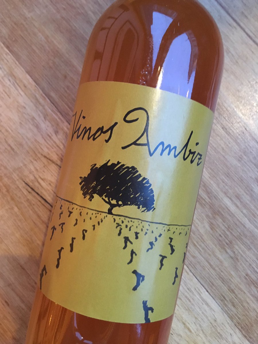 By the glass tonight! Airén 100% noS02, Castilla y Leon #vinoambiz #airen #fabiobartolomei #sierradegredos