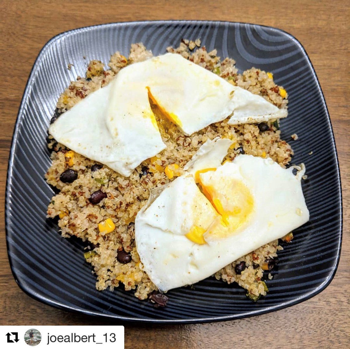 PathofLifeBrand's tweet photo. Southwest Quinoa + Fried Egg = the best breakfast ever. 
📸: @Joealbert

#Quinoa #GlutenFree #CleanEating #EatPathOfLife https://t.co/ObF9TCoqij
