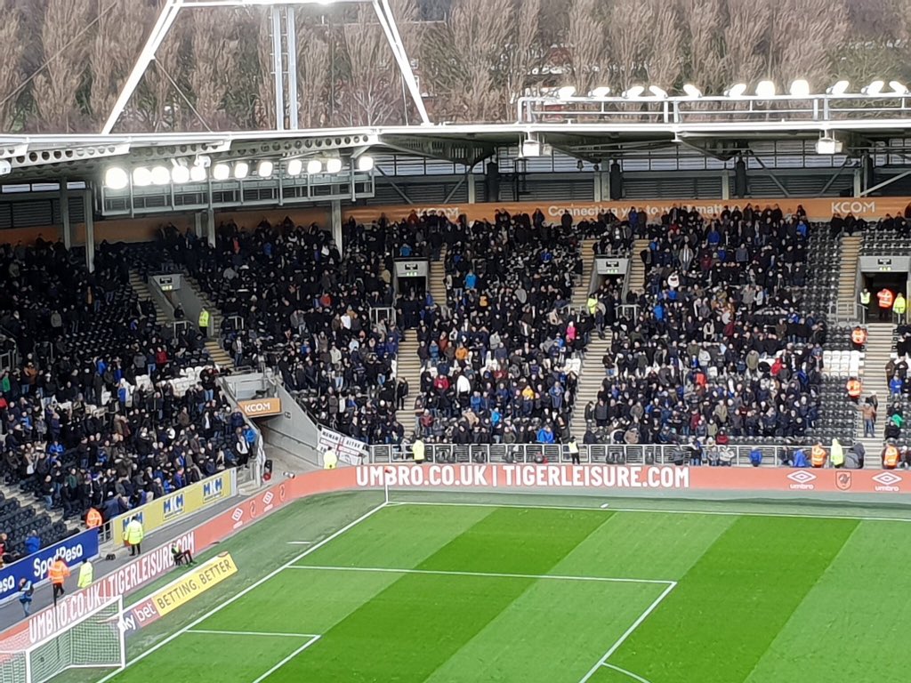 Newey_83's tweet photo. Can’t believe that #swafc are losing to #hcafc again!!! Look at all the fans surly deserve to win just for selling lots of tickets!!! 🤣🤣🤣🤣🤣🤣🤣🤣🤣 #HULSW https://t.co/sc84AjWlwr