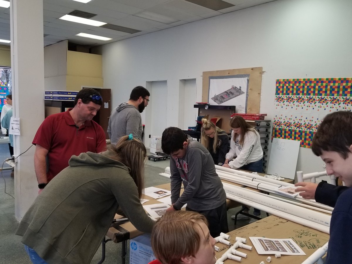 cnickodam's tweet photo. Lee ITRTs working on a Saturday! Learning about water robotics so we can get our Lee County students involved in this awesome adventure! @matecenter @PhotonProfessor @LCPSchool https://t.co/HxhYuf3wZE