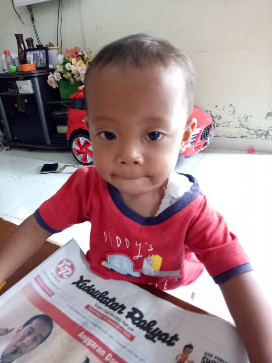 Mazade_iwan's tweet photo. Dear my son my lovely baby Daffa..  Kelak kau khan tumbuh jd anak sholeh.. Pinter.. Dan jadi sosok lelaki tangguh meski Papi tak mendampingimu nak.. Papi kangen kamu nak..  😢 https://t.co/WmE7eNGT1W