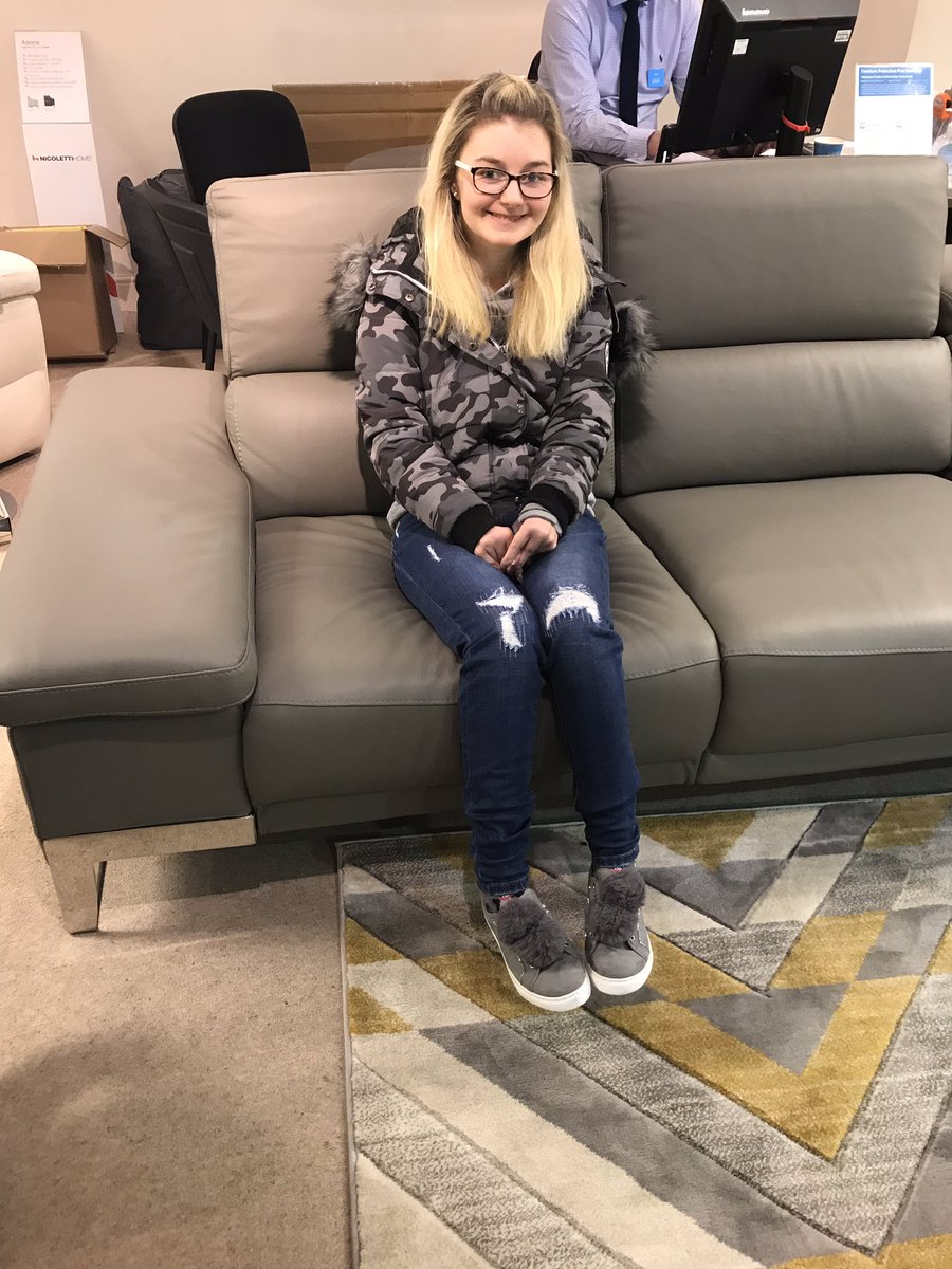 maisiemoo961's tweet image. Loved furniture shopping today, it’s all starting to feel even more real now! 🥳🏡💜 #myhome #sofashopping
