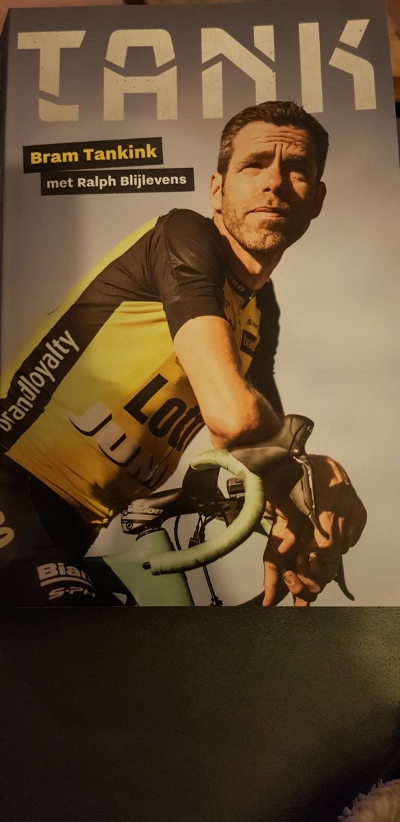 Meer dan 5 dagen heb ik het boek op tafel laten liggen, met de hoop dat er meer bladzijdes bij kwamen. Helaas dat gebeurde niet.. Maar wat een super boek is dit! <a href="/bramtankink/">Bram Tankink</a>