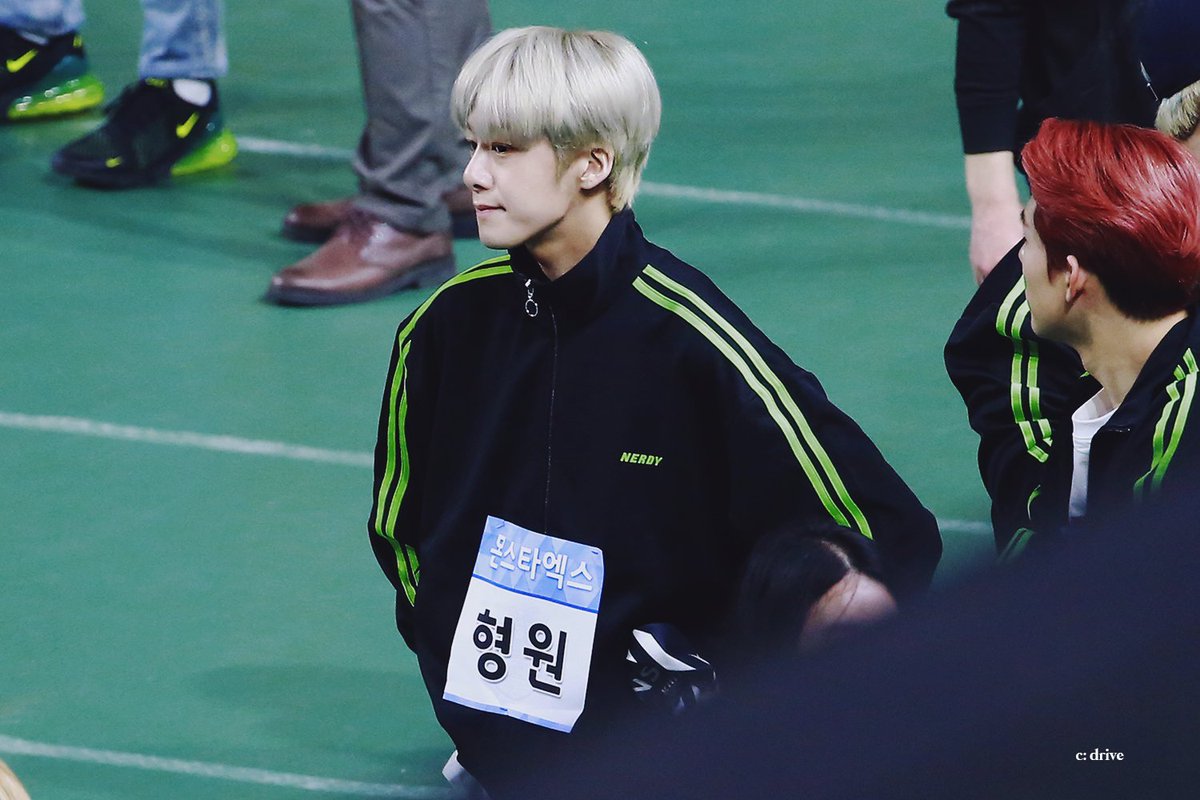 c_drive94's tweet photo. 190107 미남계 갑 축구부 주장 ⚽️
#HYUNGWON #형원 #MONSTA_X #몬스타엑스  @OfficialMonstaX https://t.co/DVcqIEvbsz
