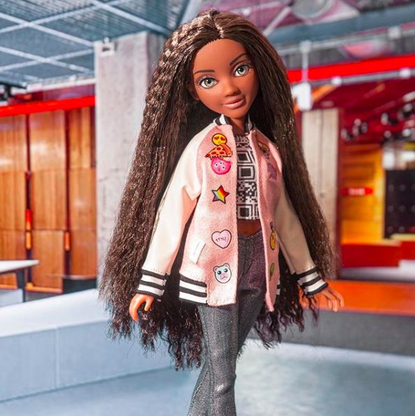ProjectMc2UK's tweet photo. Bryden Bandweth is a #DigitalDarling, she loves all things tech! Who's your favourite character from Project Mc2? https://t.co/g6sFZKwVlf