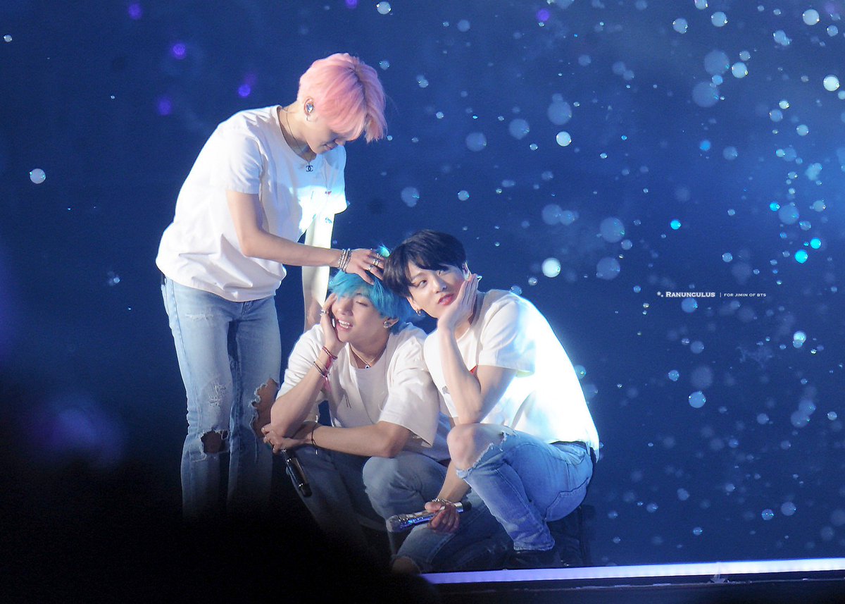 BTSHQ_'s tweet photo. #JIMIN #V #JUNGKOOK https://t.co/mBauqjYeqA