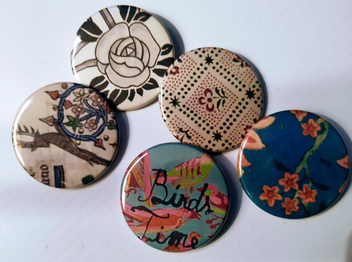 bmiepinal's tweet image. Badges prêts pour le lancement de #LimediaGaleries #RVle19janvier #OnaHate les visuels sont tirés de doc provenant des bibliothèques de #Thionville @bmnpatrimoine @missmedia57 et de chez nous 😊