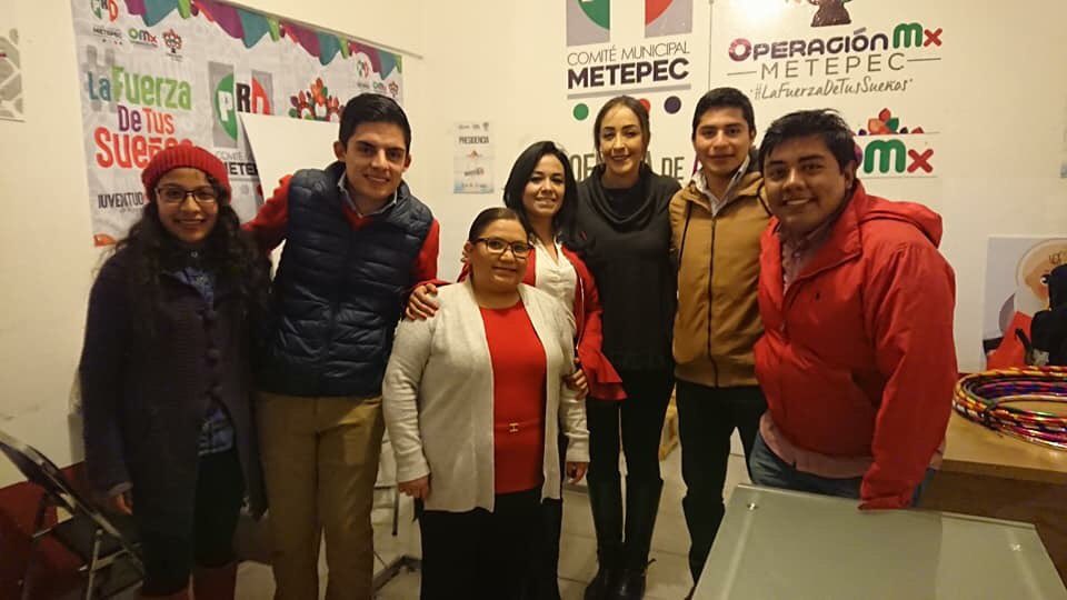 SVIEmetepec's tweet photo. El día de ayer acudimos al nombramiento de la nueva Delegada del CDE del PRI en Metepec, la Maestra Shantal Zepeda. 
Será un gusto sumar esfuerzos para que con la fuerza y vitalidad que caracteriza al partido, podamos seguir trabajando en favor de Metepec. 🇲🇽👏🏻
#SVIE https://t.co/4hGsWbk6vD