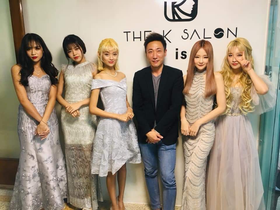 RQMMFanPage's tweet photo. Thank you so much The K Salon for our girls' hair styling 🙆
Crd.rose quartz myanmar

@SungshinQ @NaychiR @cindyrosequartz @rosequartzoffi1 
#Sungshinrq #Eingrq #Cindyrq #Naychirq #Earnrq #0316ent #jbjent #Venus https://t.co/7lapJ4yS6D