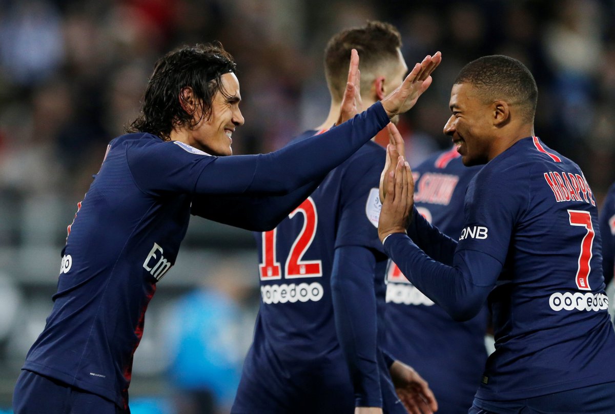 Cavani y Mbappé, celebrando uno de los goles.