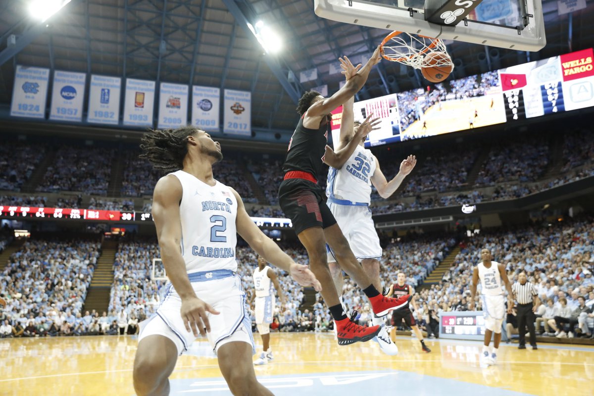 LouisvilleMBB's tweet photo. 📸 Poster Perfect https://t.co/NrECopZg7a