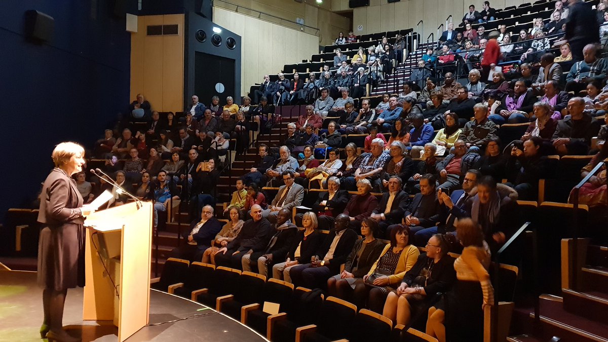 Prefet77's tweet photo. Béatrice Abollivier préfète de #SeineEtMarne présente aux #Voeux2019 de Moissy-Cramayel "Ça bouge à Moissy"...
Remerciements de Line Magne, Maire de la commune, pour l'action de la @PoliceNationale #DDSP77 et du @Sdis77 au quotidien 👏. https://t.co/GsoTzi6dwk