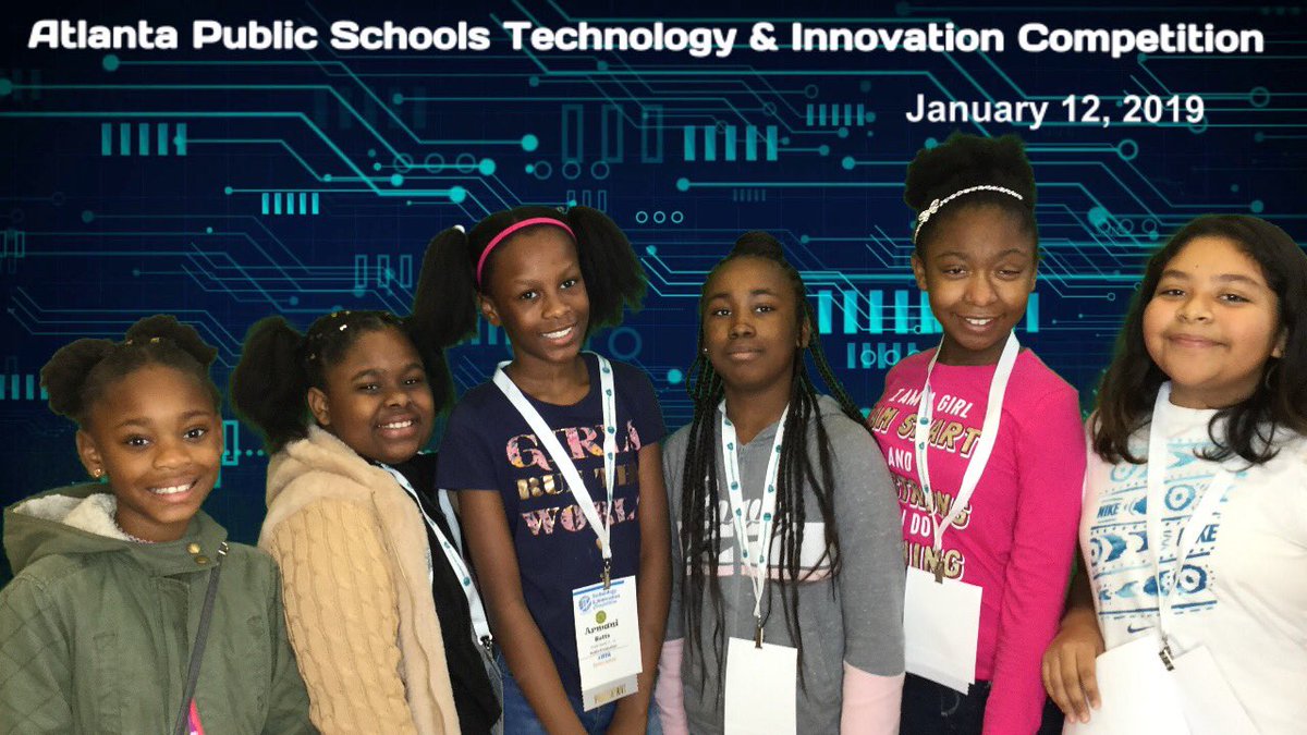 EFLULeads's tweet photo. Checking out the photo booth at #apstechfair with @apsitjen! πΈ @APSPeytonForest @APSInstructTech @peytonESmedia https://t.co/2A7AC9HR7v