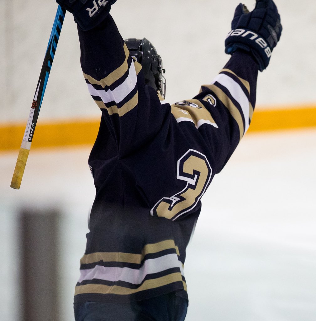 CoyleHockey's tweet photo. @CoyleHockey takes on rival B-R at the Bridgewater Ice Arena at 2:30pm #200Feet #Full45 #PlayFast #Discipline https://t.co/RfMqpWPNwF
