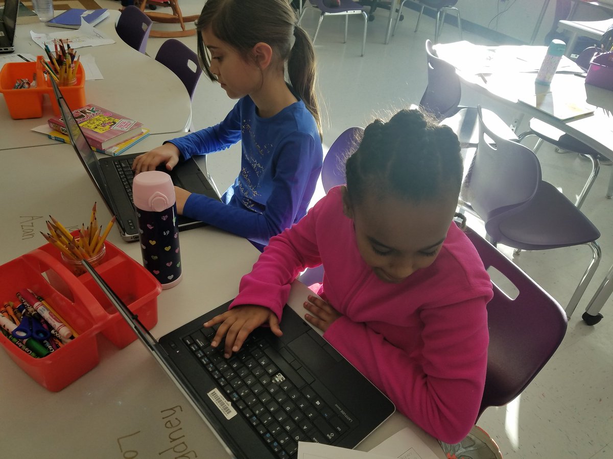 MGalloSLES's tweet photo. Applying the finishing touches on our geography projects... https://t.co/Bk8izPfGtc