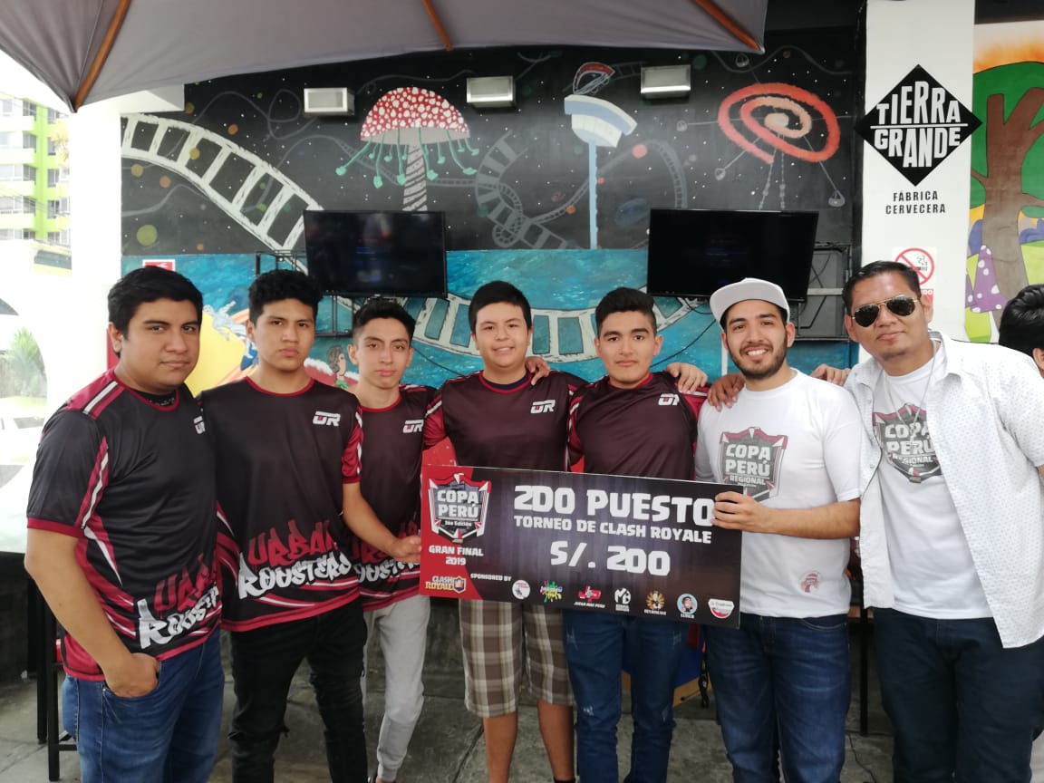 Comunidad Peruana CR tweet media