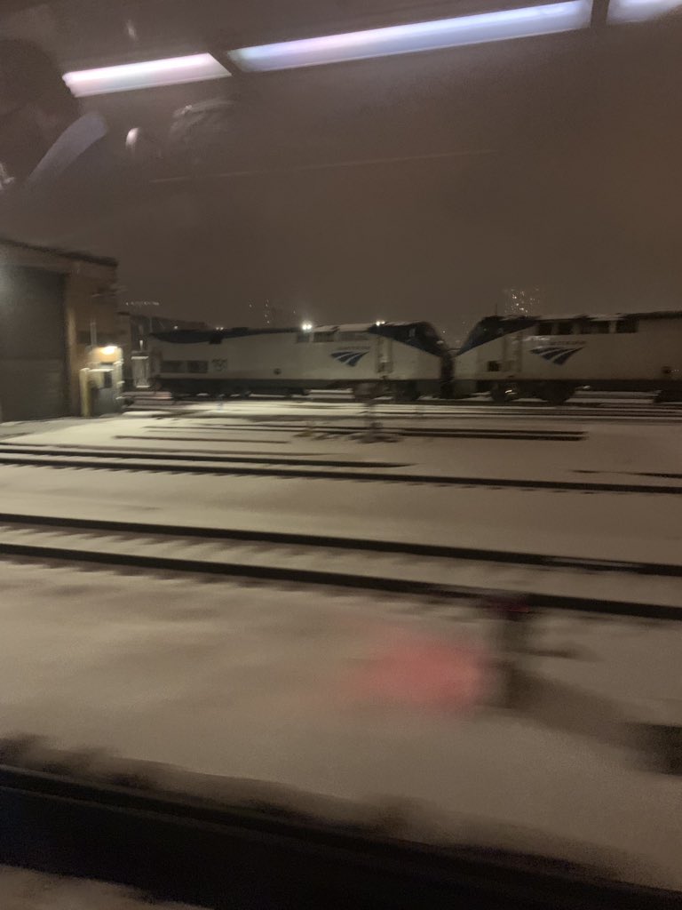msdchemistry's tweet photo. Tried hard to get away - just as difficult to get back home #planestrainsandautomobiles #Snowpocalypse #msdchemistry https://t.co/s7f4Z6hzBc