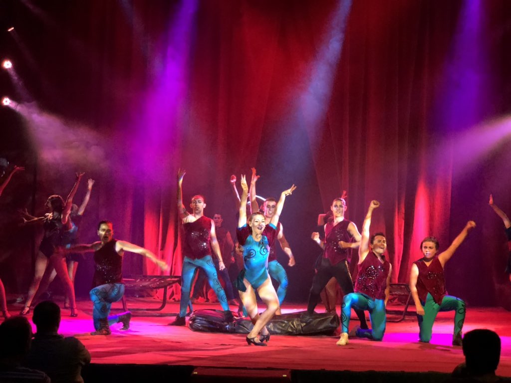 anitamarinomdq's tweet photo. #MardelPlata hoy dos funciones 20 y 22hs, ya comenzó la primera  “Deluxe” @CirqueXXI Juan B Justo y Avda de los Trabajadores, gran show de malabaristas, trapecistas, acróbatas, bailarinas y payasos con todo el humor con la dirección de Marcos “Bicho” Gómez. 🎪 Entradas desde 200$ https://t.co/PfR0RbZOTj