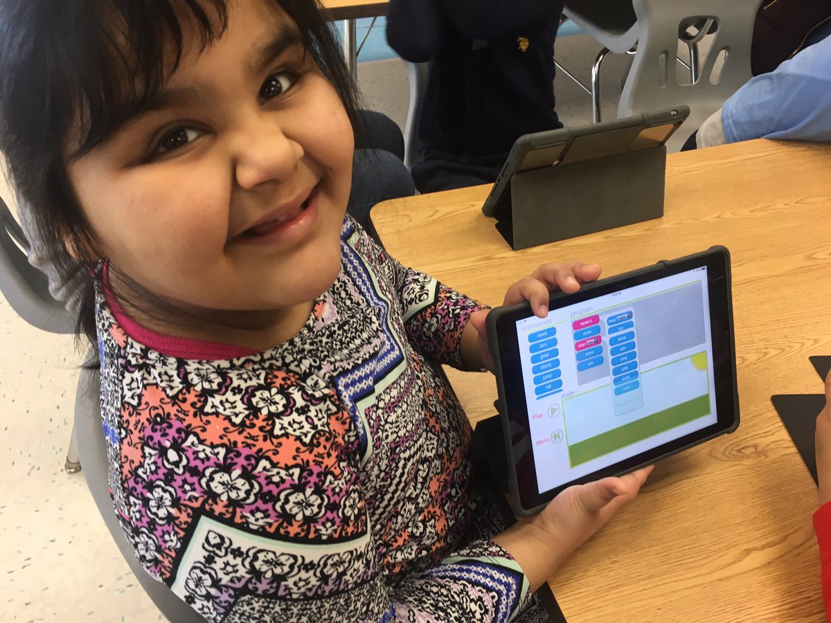fallonsteam1's tweet image. Primary Ss having a blast using the Daisy the Dinosaur app to learn about loops and conditional commands.  @hopscotch @Sch_Principal @lisadepaola1 @AsstSupNezowitz #K12ComputerScience #coding