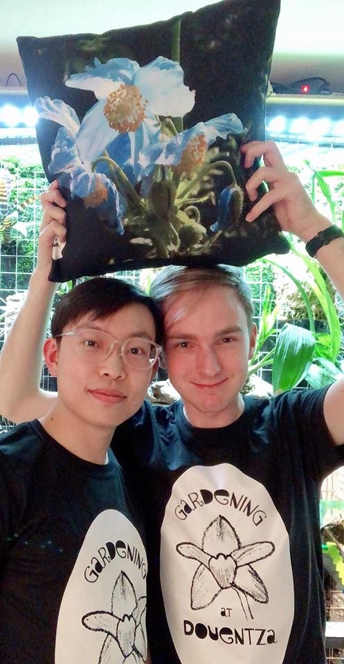 DouentzaGarden's tweet photo. Received this great photo from Switzerland. Thank you, lads, for your support π
#DouentzaGarden #merch #merchandise #GreenNerd https://t.co/3qguWjeIhz