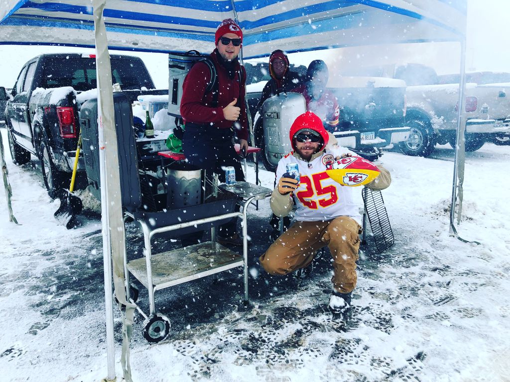 pkgrills's tweet image. We think it's funny when people talk about "grilling weather." Cast aluminum PK Grills are lightweight, portable and rust proof. #cookoutside 📷 Garrett Ramsey