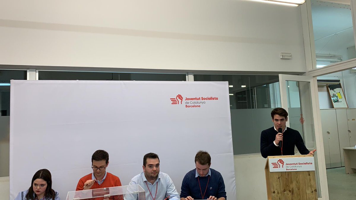 jscbarcelona's tweet photo. Aquesta tarda la @jscbcn ha celebrat el seu Congrés Extraordinari per tal de renovar l'executiva de federació. Enhorabona a la nova CEF i a tota l'organització per l'èxit d'aquest congrés! #xBarcelonaCoratge https://t.co/hecIr8l8lU