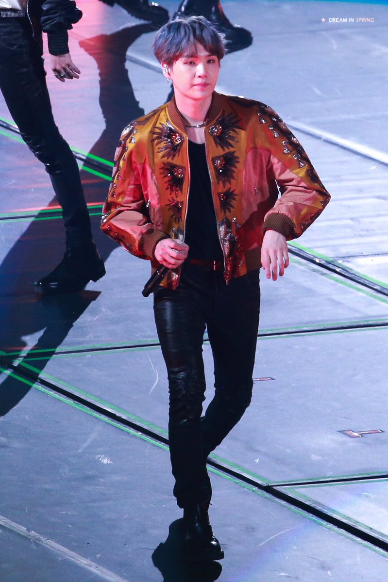 BtsCollins's tweet photo. Helluva #SUGARUSH going on here
He's #9CirclesOfHell #HOT π₯π₯π₯
#SUGAπ #BTSinNagoya #BTS
@BTS_twt #BTS4LIFE βπΌ
#SUGAMINYOONGIAGUSTD https://t.co/CJIj2FDZIB