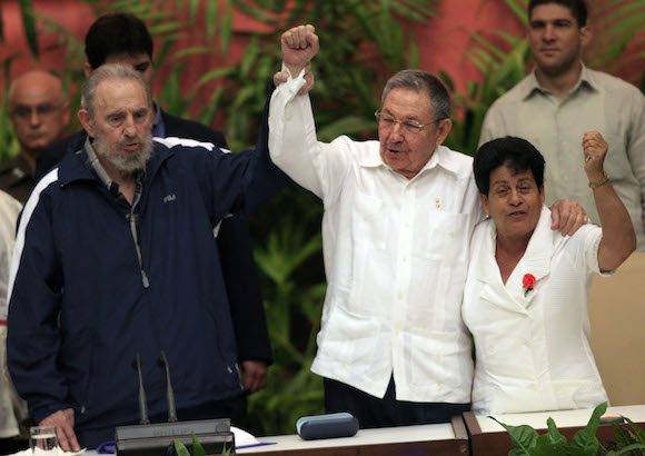 #SomosCuba #YoVotoSi POR LA PATRIA, POR FIDEL Y RAÚL.