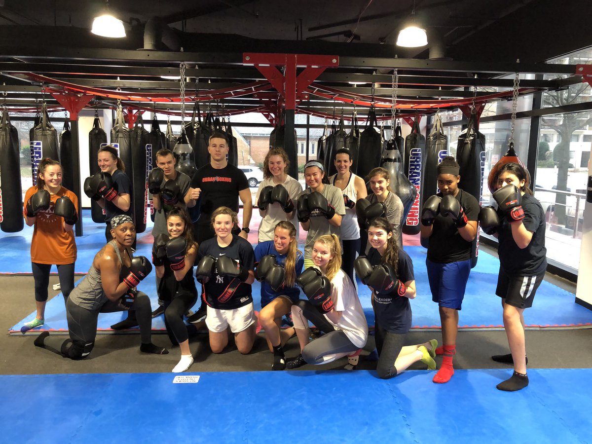 diana_crowley's tweet image. Big thank you to Andrija and Urban Boxing for a fantastic class and team outing! #WLGBB #morespeed #dontstop 🏀 🥊