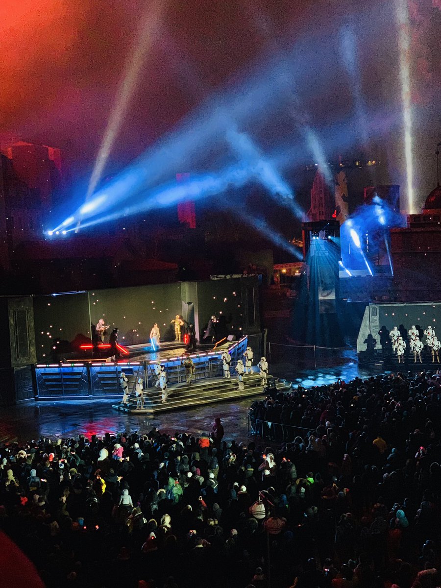 PlaneteStarWars's tweet photo. Une superbe célébration Star Wars a ne pas manquer pour #legendsoftheforce à @DisneylandParis #MyStarWarsMoment #StarWars #psw https://t.co/tNhmJ6ALSk