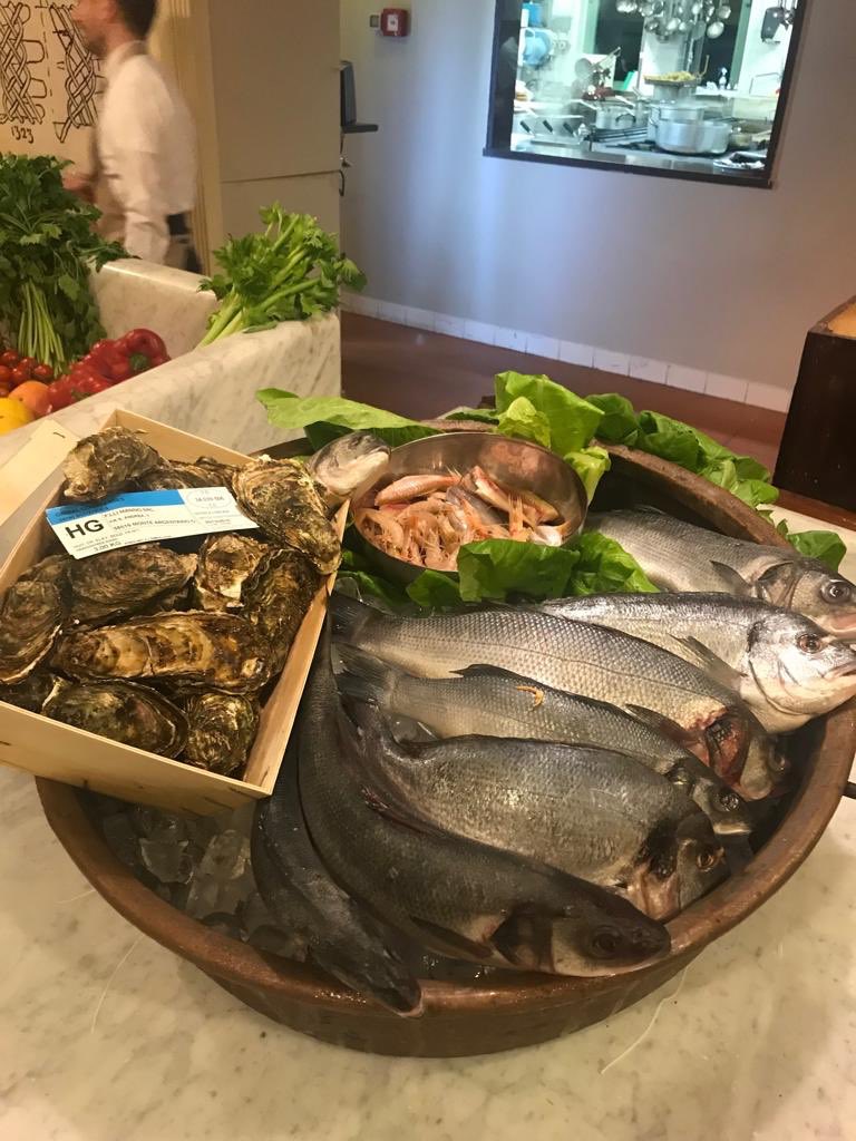 HotelsRp's tweet photo. Nuovo #Ristorante Cool di #pesce a #Montecatini a pranzo street food 🍔🥗🍤
Piatti unici e gustosi... vieni a provare il nostro hamburger con astice  e patate a 9€ Ristorante Sotto Sopra Via Ponte dei Bari, 5, 51016 Montecatini Terme PT
0572 911089 https://t.co/P7ZzTuT709 https://t.co/f07dXIe71t