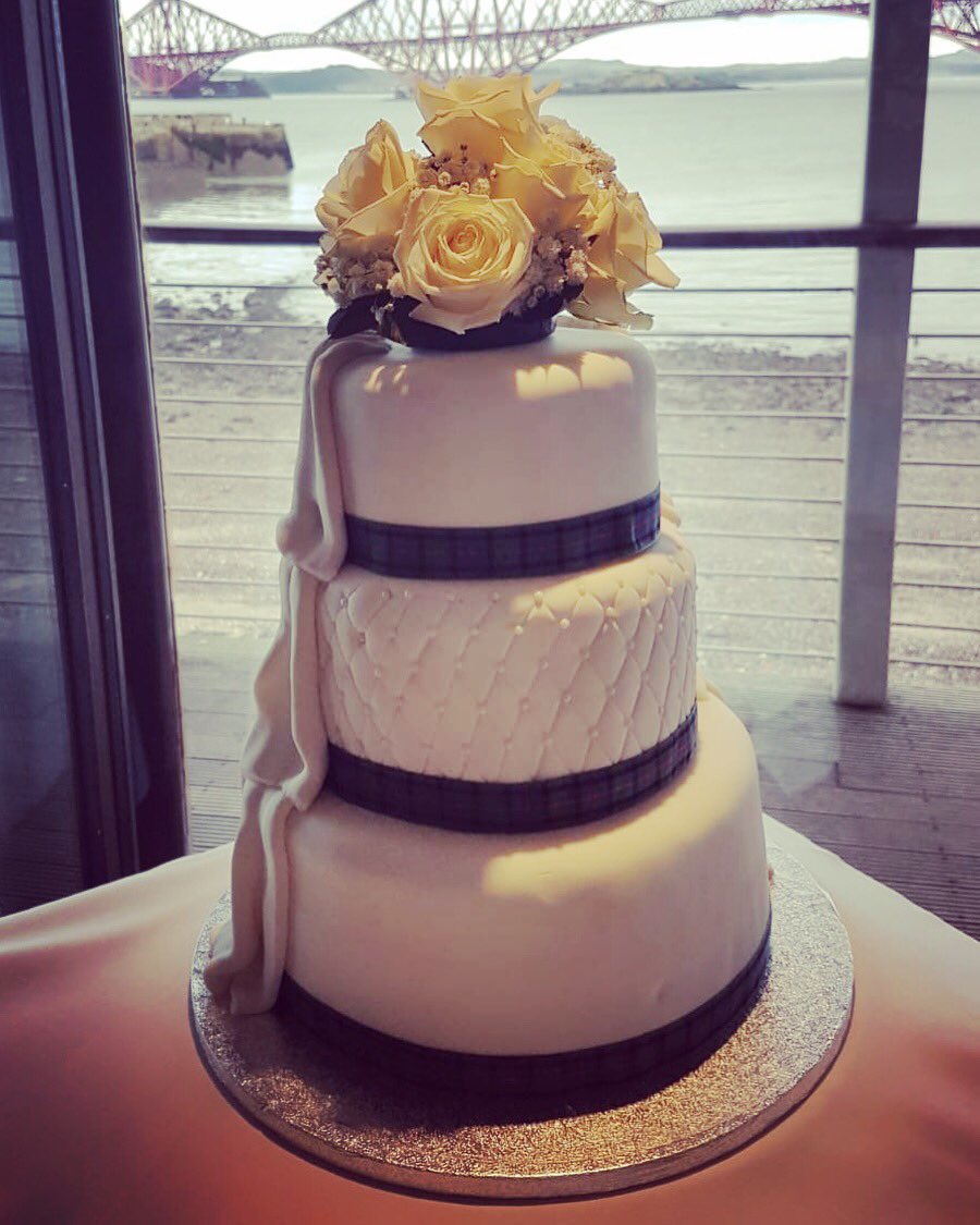 Tweedle_Dees's tweet photo. Marvel reveal wedding cake #Tweedledees #weddingcake #marvel #fife #scotland #forthbridge  #southqueensferry https://t.co/eRa5XGESvb